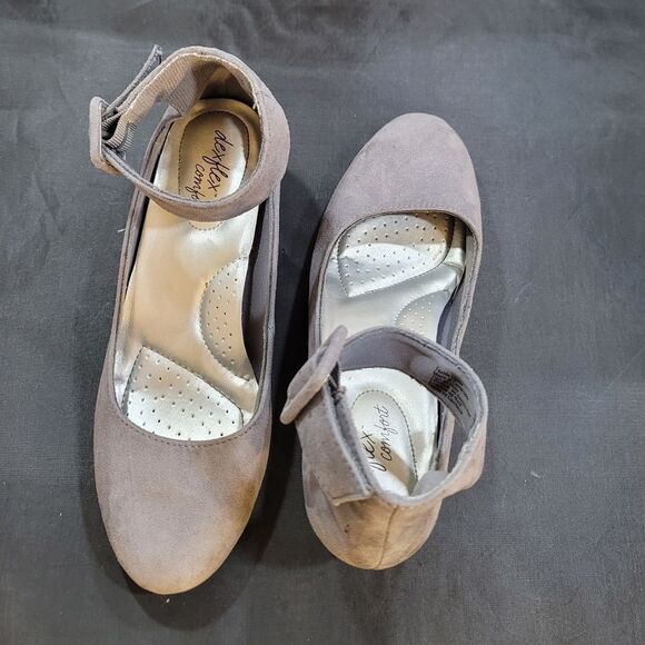 DEXFLEX COMFORT CLASSIC CAUSAL ROUND TOE LOW WEDGE PLATFORM HEEL SHOE - Picture 4 of 11